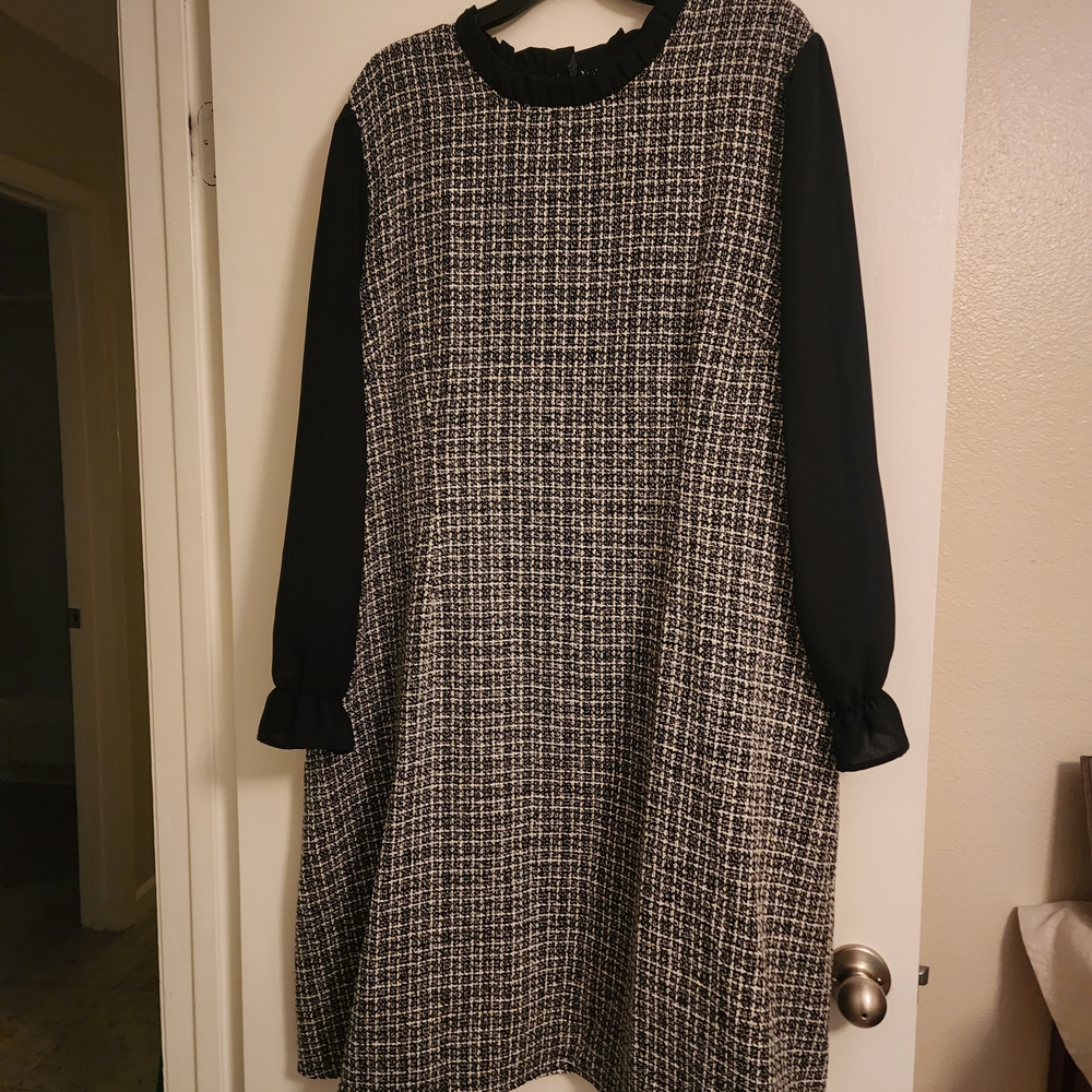 BloomChic Black and White Long Sleeve Dress